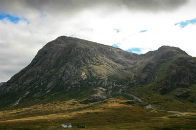 Buachaille Etive Mòr in more benign conditions. Stob Dearg is on the left, with Coire na Tulaich in the centre