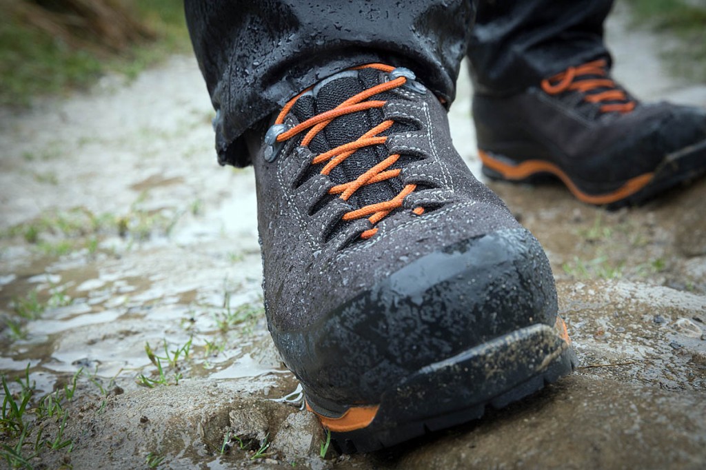 The AKU Superalp GTX boots are tested under typical British conditions. Photo: Bob Smith/grough The AKU Superalp GTX boots are tested under typical British conditions. Photo: Bob Smith/grough