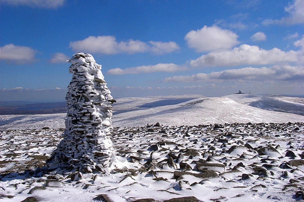 The summit of Cross Fell. Photo: Andrew Smith CC-BY-SA-2.0