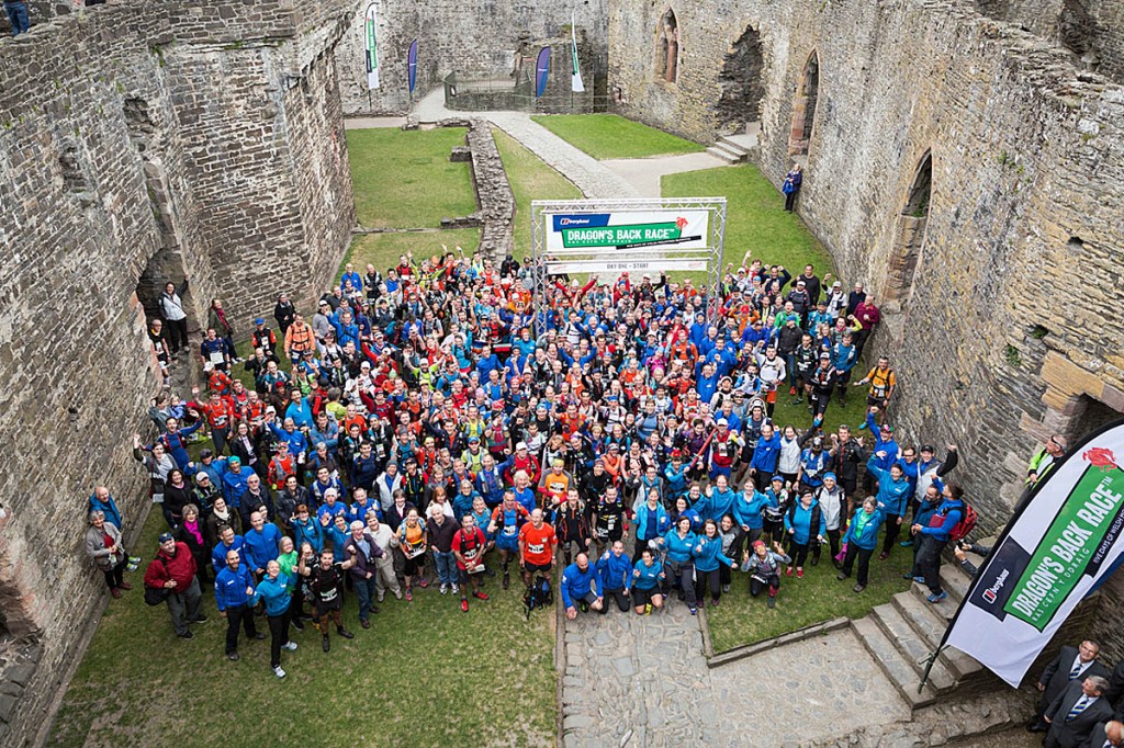 Runners at the start of the 2017 event. Photo: Guillem Casanova