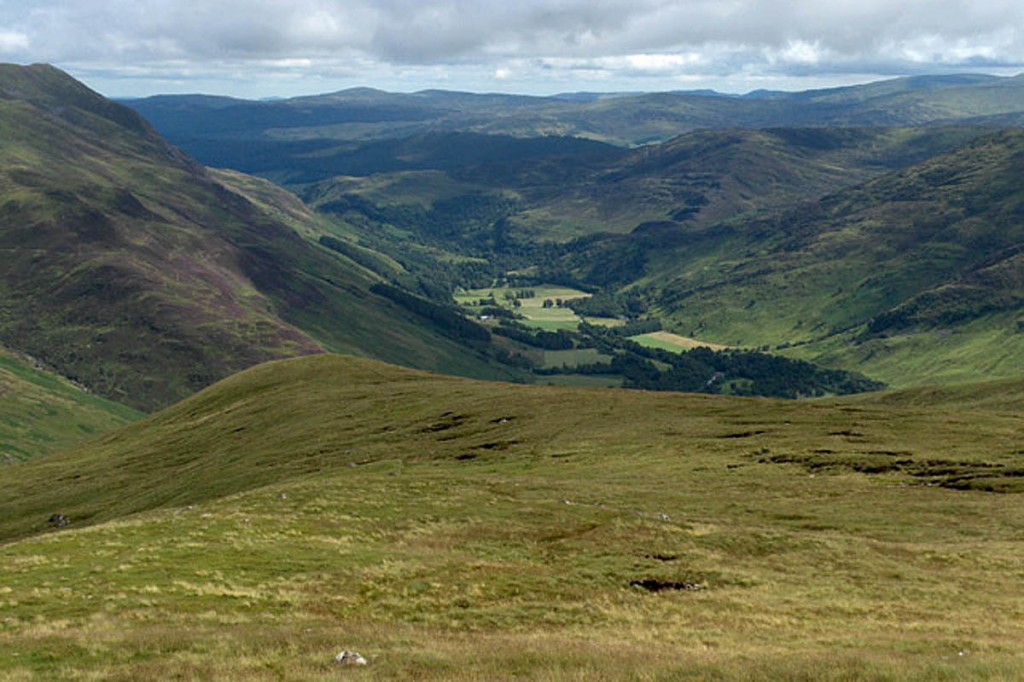 Glen Lyon from Càrn Gorm. Photo: Andrew Smith CC-BY-SA-2.0 Glen Lyon from Càrn Gorm. Photo: Andrew Smith CC-BY-SA-2.0