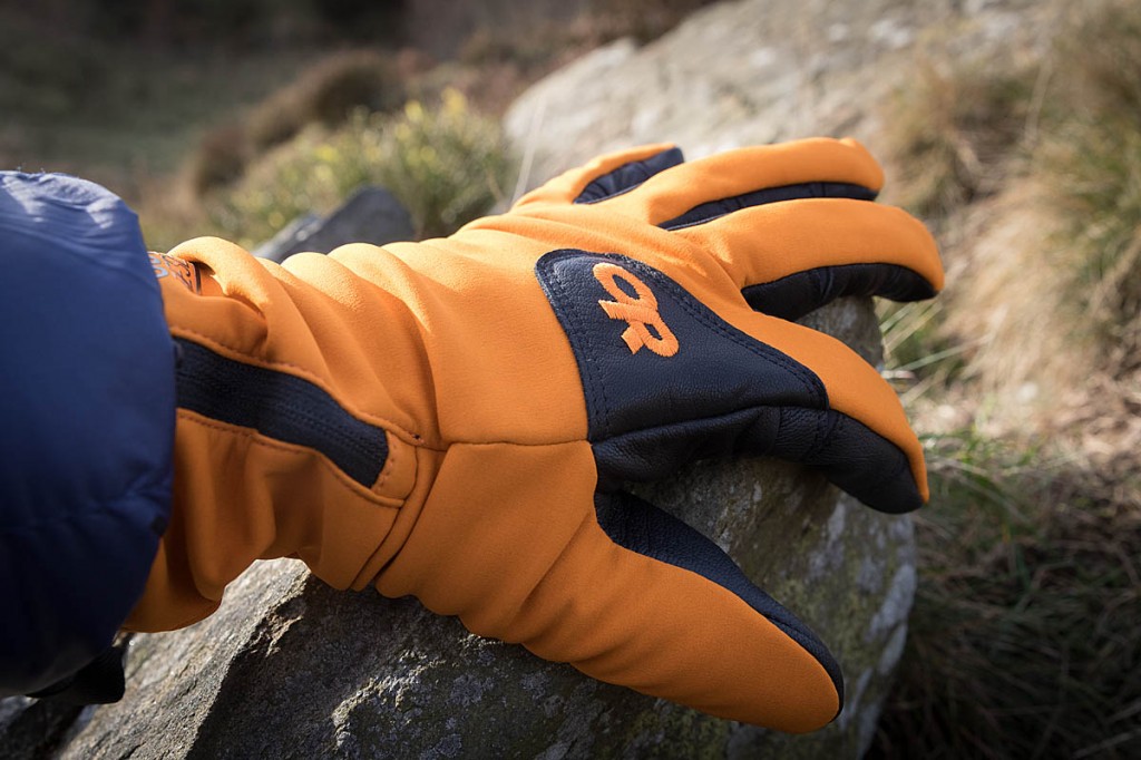 Gloves are an essential piece of winter kit in the outdoors. Photo: Bob Smith/groughe Gloves are an essential piece of winter kit in the outdoors. Photo: Bob Smith/grough