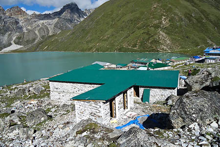 The porters' rescue building at Gokyo The porters' rescue building at Gokyo