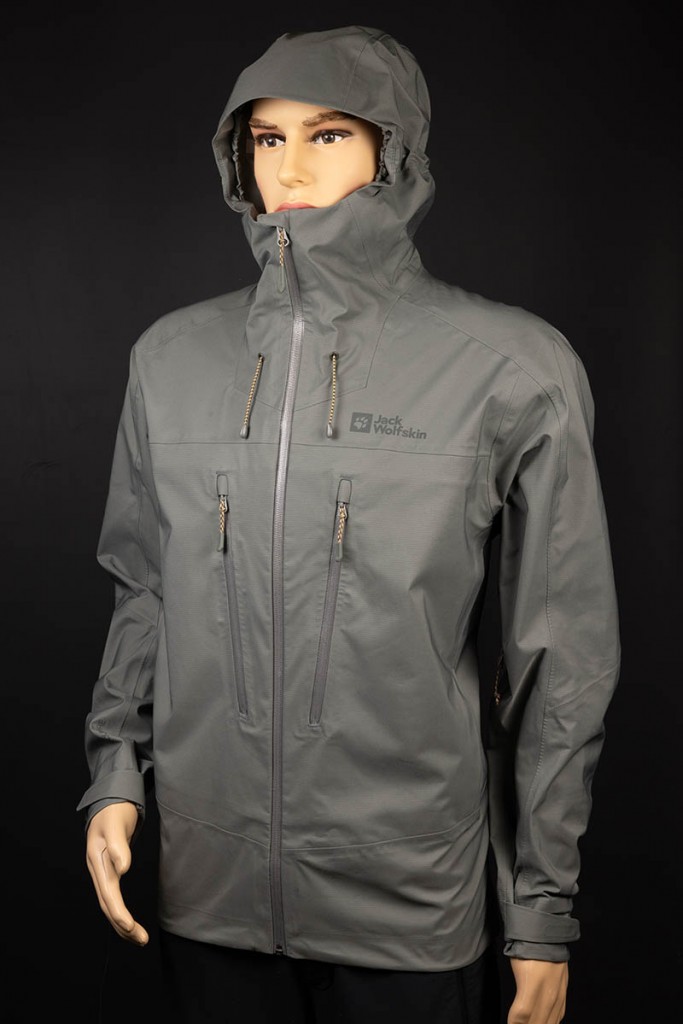 Jack Wolfskin Kammweg 3L Jacket. Photo: Bob Smith Photography Jack Wolfskin Kammweg 3L Jacket. Photo: Bob Smith Photography