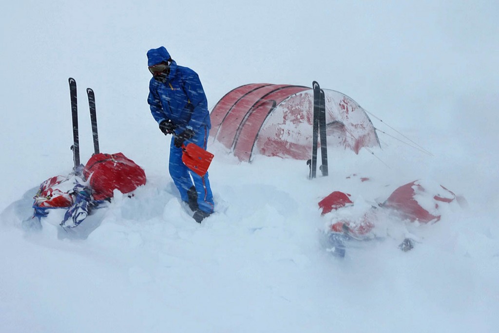 Houlding camping in whiteout conditions Houlding camping in whiteout conditions