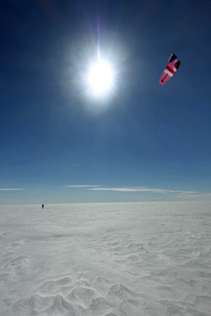 Leo Houlding in snowkiting action Leo Houlding in snowkiting action