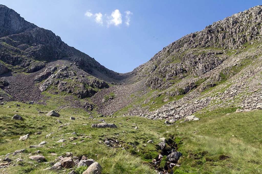 The top of Little Narrocove, with Chambers Crag on the left. Photo: Bob Smith/grough The top of Little Narrocove, with Chambers Crag on the left. Photo: Bob Smith/grough