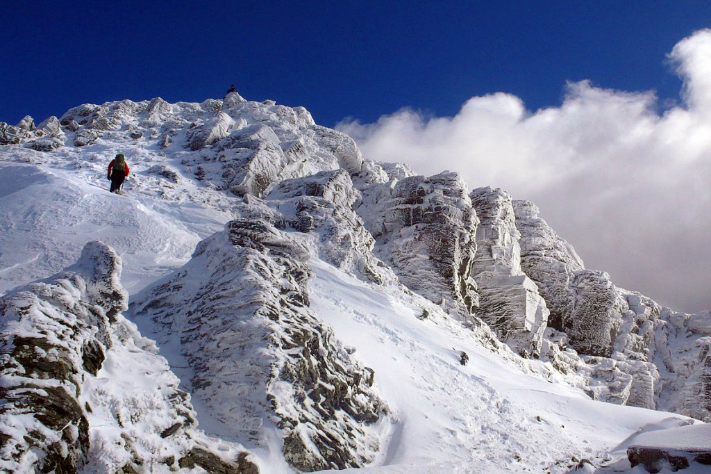The trio got into difficulties on the Ptarmigan Ridge, which is still in winter condition. Photo: J Millar Lomond MRT