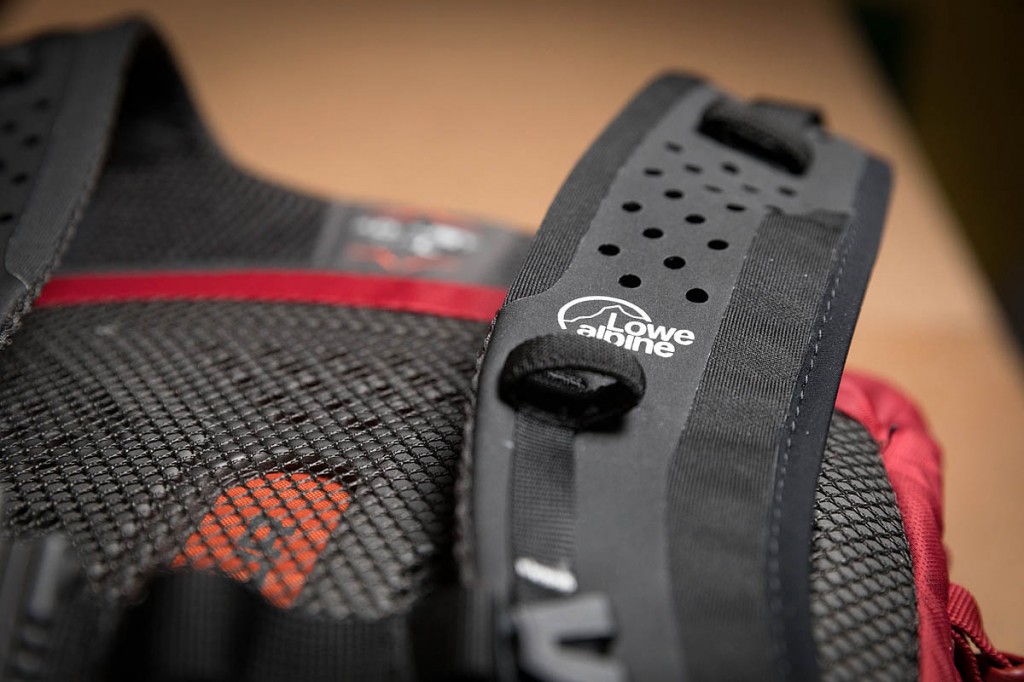 The pack's Flexion harness. Photo: Bob Smith/grough The pack's Flexion harness. Photo: Bob Smith/grough