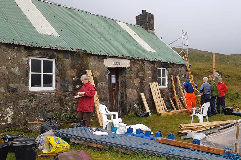 Work begins on the Dibidil bothy. Photo: Janet Donnelly/MBA