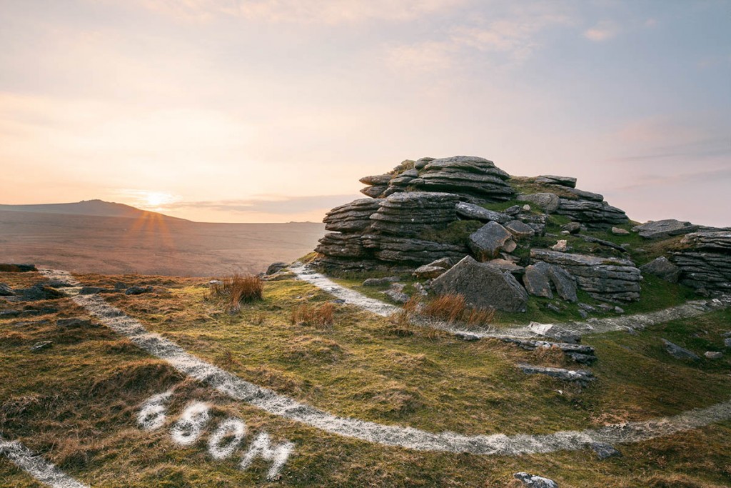 The contour lines are being painted with eco-friendly material. Photo: OS The contour lines are being painted with eco-friendly material. Photo: OS