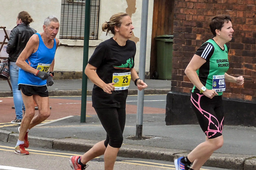 Ron Hill taking part in the Hyde seven-mile run in 2016. Photo: Gerald England CC-BY-SA-2.0 Ron Hill taking part in the Hyde seven-mile run in 2016. Photo: Gerald England CC-BY-SA-2.0