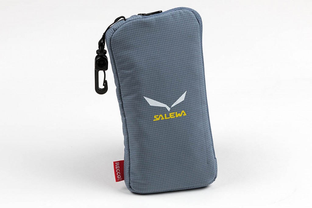 Salewa Smartphone Insulator. Photo: Bob Smth/grough Salewa Smartphone Insulator. Photo: Bob Smth/grough