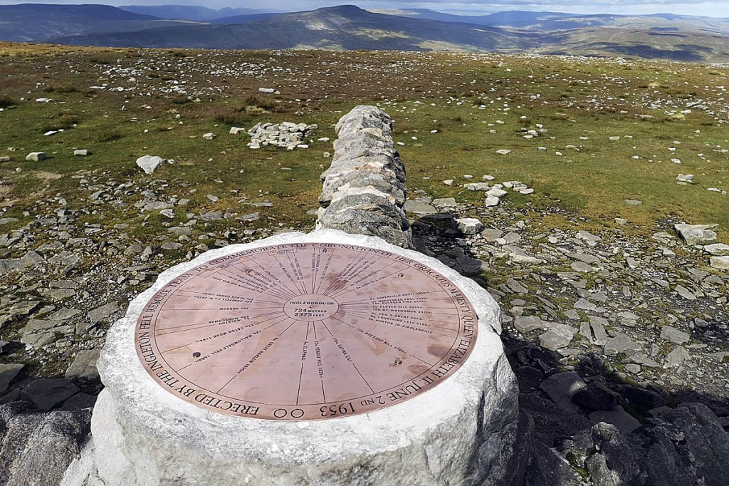 The new plaque is a replica of the orginal, damaged toposcope. Photo: YDNPA