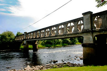 The Spey Bridge of Advie, where the angler was swept away. Photo: Andrew Wood CC-BY-SA-2.0