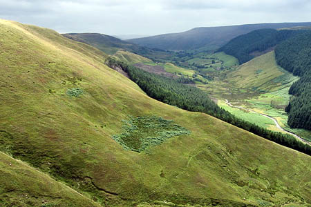 Alport Valley. Photo: Chris Wimbush CC-BY-SA-2.0 Alport Valley. Photo: Chris Wimbush CC-BY-SA-2.0