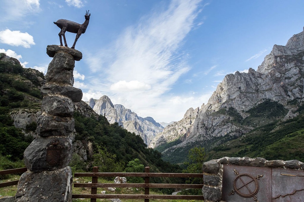 The Picos de Europa's towering limestone peaks The Picos de Europa's towering limestone peaks