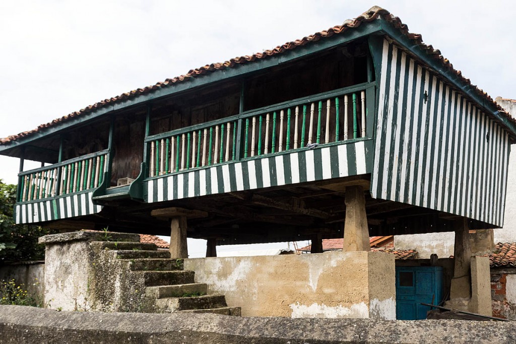 A panera in a coastal village A panera in a coastal village
