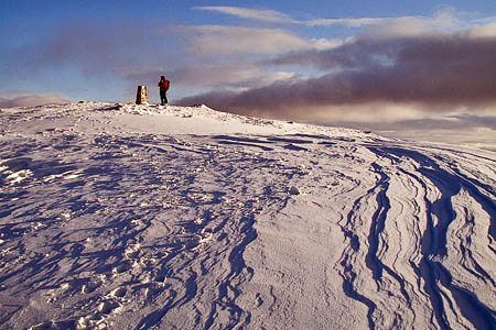 Ben Ledi's summit in better visibility. Photo: Richard Webb CC-BY-SA-2.0 Ben Ledi's summit. Photo: Richard Webb CC-BY-SA-2.0