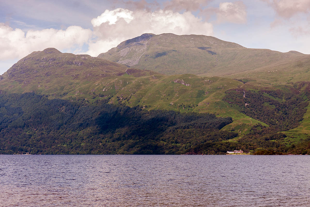 grough — Family brought to safety from Ben Lomond after getting caught