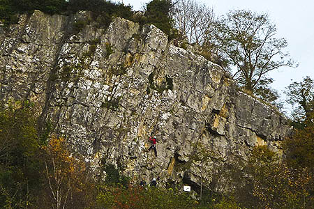 Castleberg crag, overlooking Settle. Photo: Karl and Ali CC-BY-SA-2.0