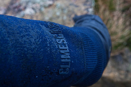 The jacket's elasticated cuffs don't have any adjustment The jacket's elasticated cuffs don't have any adjustment