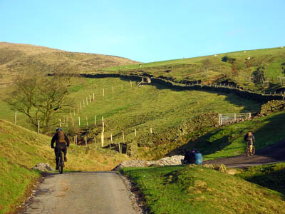 Cycling in the Peak District. Photo: Michael Spiller CC-BY-SA-2.0