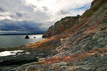 Daddyhole Cove. Photo: Steve Fareham CC-BY-SA-2.0