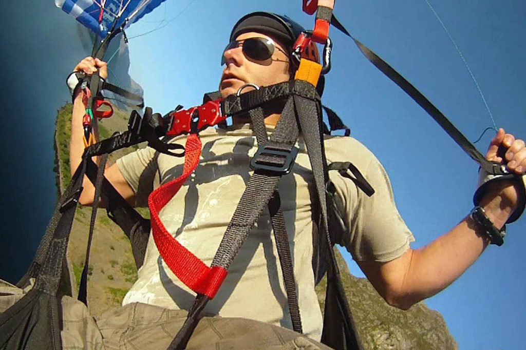 Dave Tighe in paragliding action before the Langdale accident Dave Tighe in paragliding action before the Langdale accident