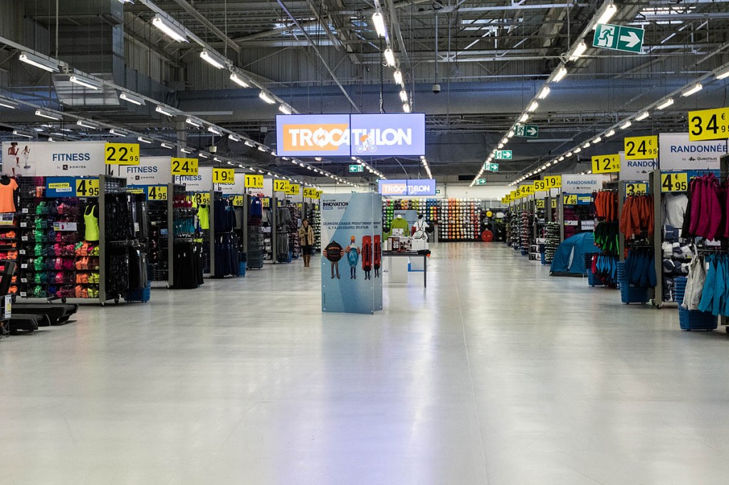 The Campus megastore has wide aisles and oceans of space The Campus megastore has wide aisles and oceans of space