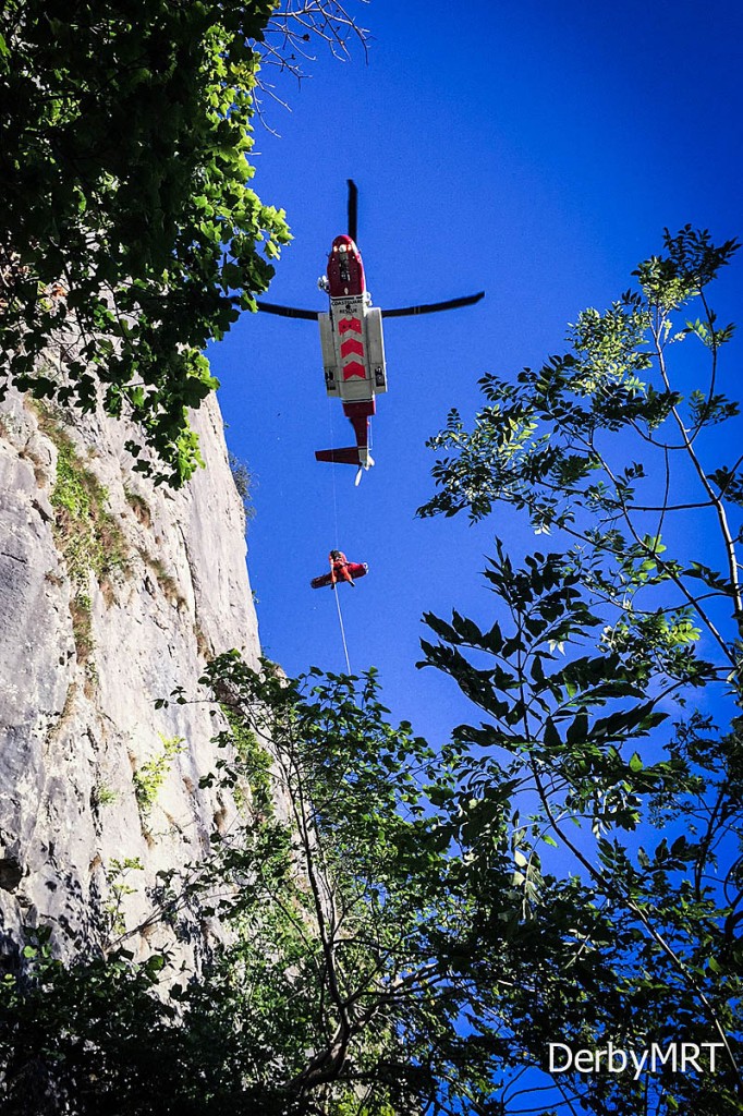 The operation called for precision flying from the helicopter crew. Photo: Derby MRT The operation called for precision flying from the helicopter crew. Photo: Derby MRT