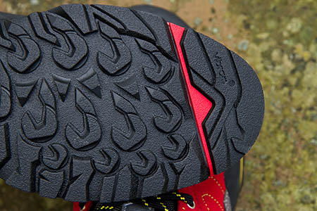 The Vibram sole, with its replaceable tip The Vibram sole, with its replaceable tip