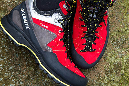 Styling is that of a mountain boot Styling is that of a mountain boot