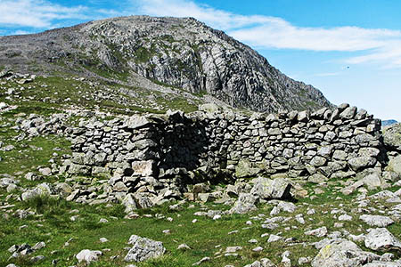 The woman took shelter at Esk Hause. Photo: KA CC-BY-SA-2.0 The woman took shelter at Esk Hause. Photo: KA CC-BY-SA-2.0