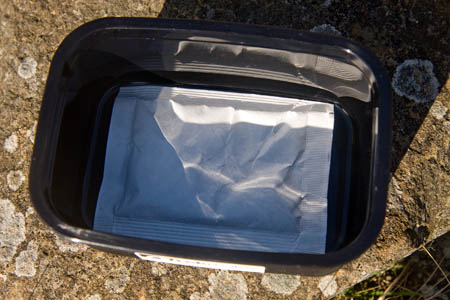 A heatpack sits in the outer bowl A heatpack sits in the outer bowl