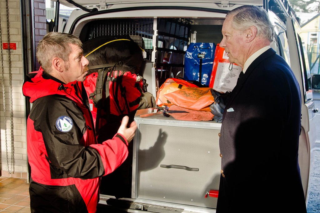 Sir Malcolm Ross looks at the new vehicle. Photo: Mike Kneeshaw Sir Malcolm Ross looks at the new vehicle. Photo: Mike Kneeshaw