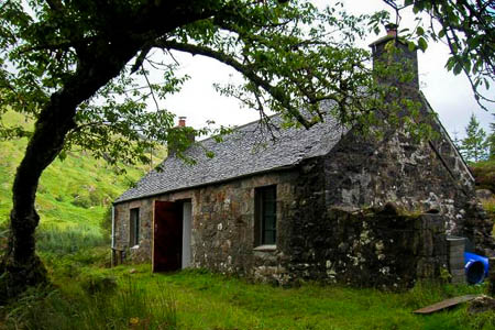 The Gleann Dubh Lighe bothy. Photo: John Ferguson CC-BY-SA-2.0 The Gleann Dubh Lighe bothy. Photo: John Ferguson CC-BY-SA-2.0