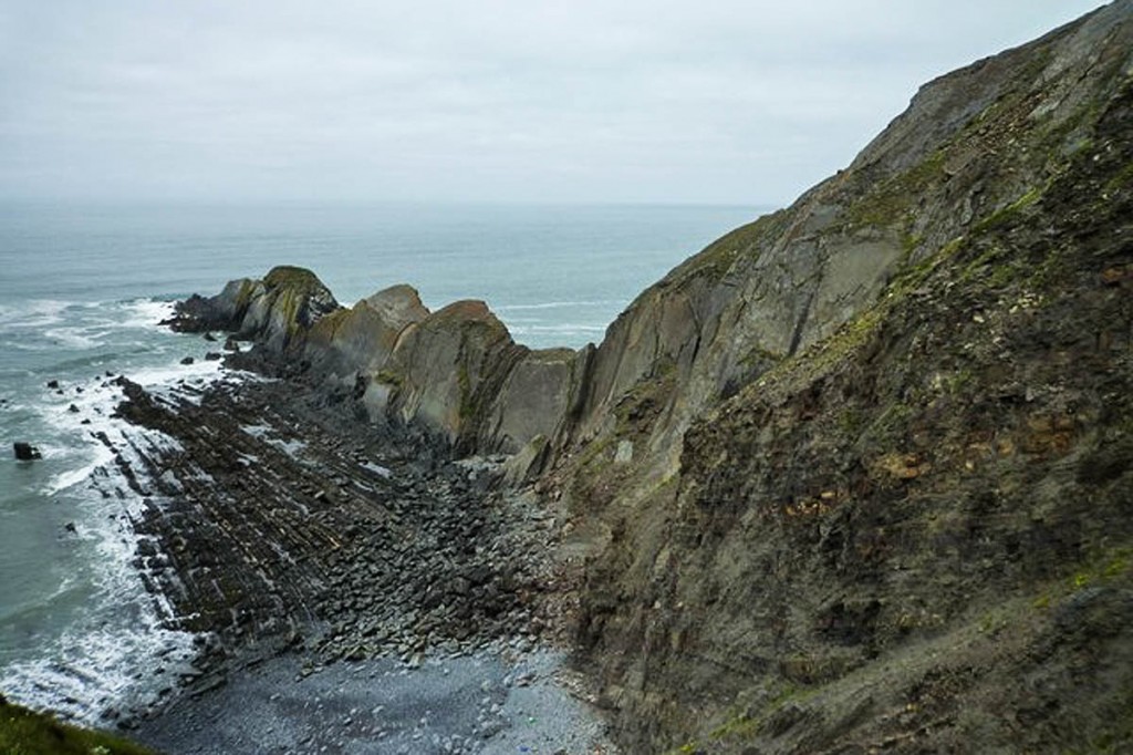 The climber fell at Gull Rock in Cornwall. Photo: Maurice D Budden CC-BY-SA-2.0 The climber fell at Gull Rock in Cornwall. Photo: Maurice D Budden CC-BY-SA-2.0