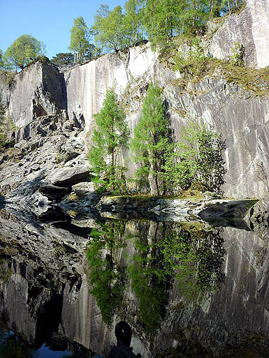 Hodge Close Quarry, scene of the rescue. Photo: Karl and Ali CC-BY-SA-2.0