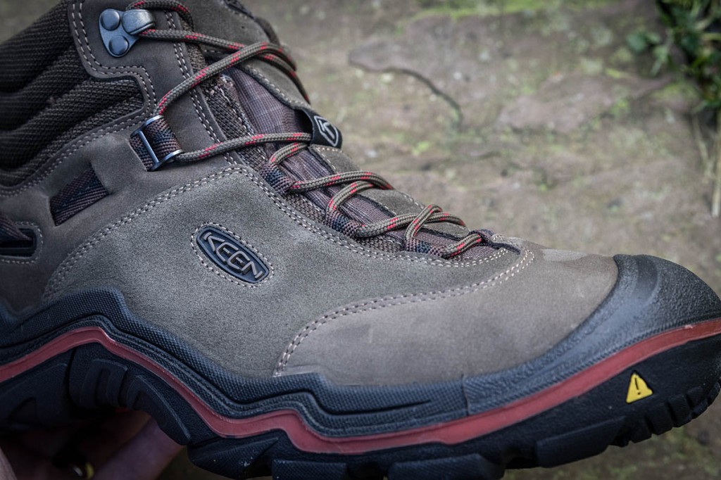 Lacing on the Keen Wanderer is simple Lacing on the Keen Wanderer is simple