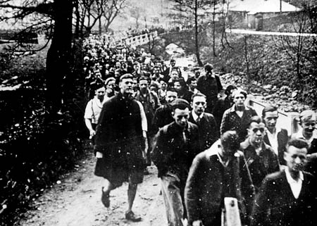 Ramblers set off from Hayfield for the 1932 mass trespass