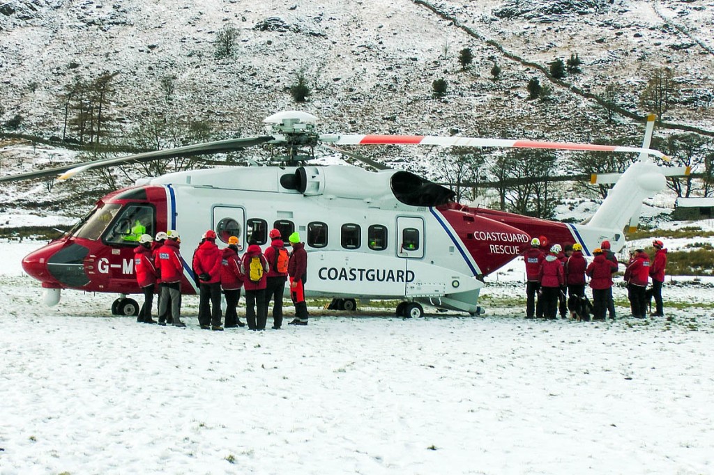 Mountain rescuers familiarise themselves with the new Sikorsky S-92 Mountain rescuers familiarise themselves with the new Sikorsky S-92