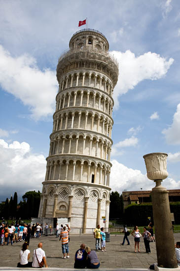 Pisa's tower: more of a slant Pisa's tower: more of a slant