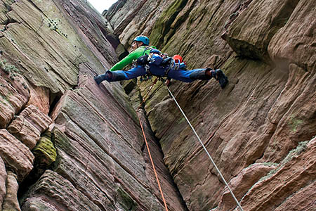 Leo Houlding leads a pitch on the Old Man. Photo: Dave Cuthbertson/Berghaus Leo Houlding leads a pitch on the Old Man. Photo: Dave Cuthbertson/Berghaus