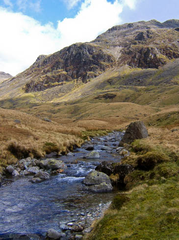 Lingcove Beck and Crinkle Crags. Photo: Andrew Hill CC-BY-2.0 