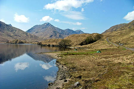 The road along Loch Arkaig's shores will close for three months. Photo: Dave Fergusson CC-BY-SA-2.0