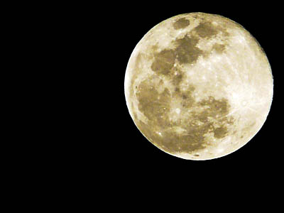 The Moon at perigee. Photo: Nestor Jarquin CC-BY-SA-2.0