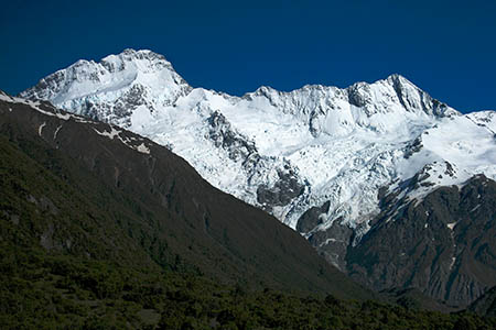 The Briton died after a 2,000ft fall on Mount Sefton. Photo: Avenue CC-BY-SA-3.0