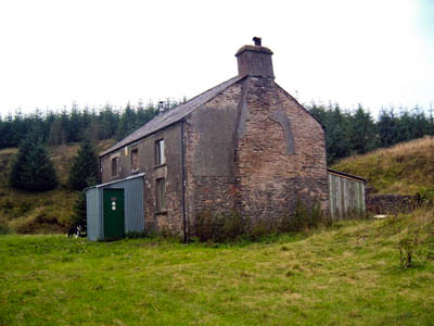 The bothy's roof will be replaced. Photo: John Horner CC-BY-SA-2.0