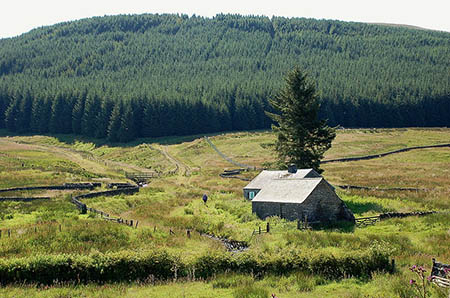 Over Phawhope bothy was bequeathed to the MBA. Photo: Jim Barton CC-BY-SA-2.0 Over Phawhope bothy was bequeathed to the MBA. Photo: Jim Barton CC-BY-SA-2.0